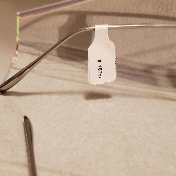 YHF Los Angeles Stephanie Blue Transparent Aviator Sunglasses & Iridescent Case - Picture 6 of 12